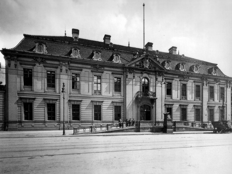 Kollegienhaus, von 1735 bis 1913 Sitz des Kammergericht