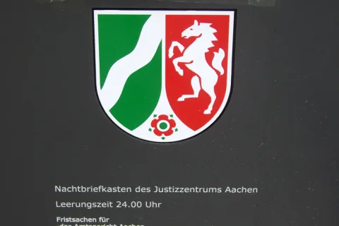 Nachtbriefkasten am Justizzentrum Aachen