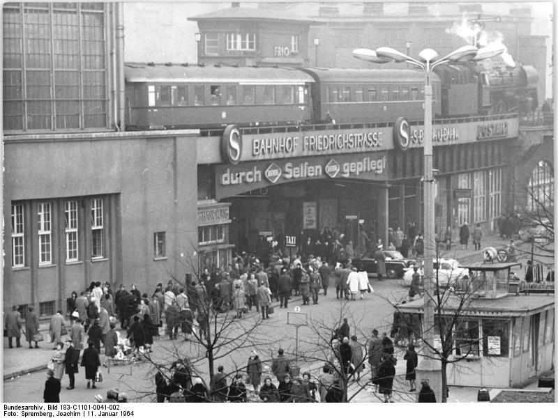 DDR-Grenzübergang S-Bahnhof Friedrichstraße