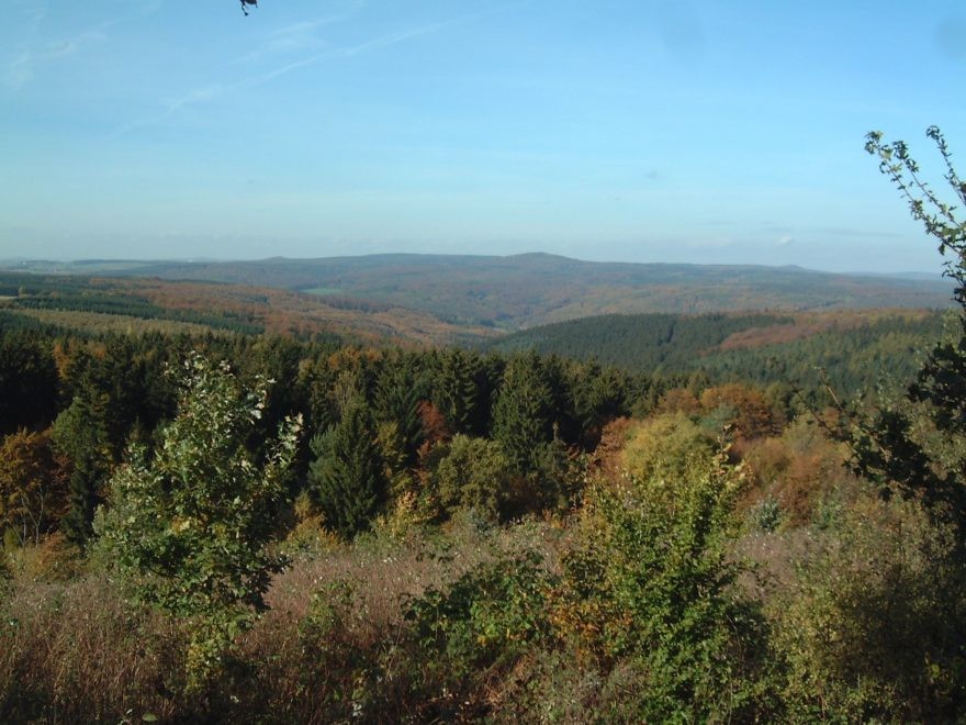 Blick Richtung Nordwest auf den Reinhardswald