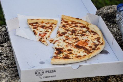 Pizza im Karton