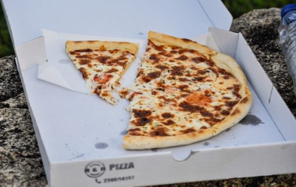 Pizza im Karton