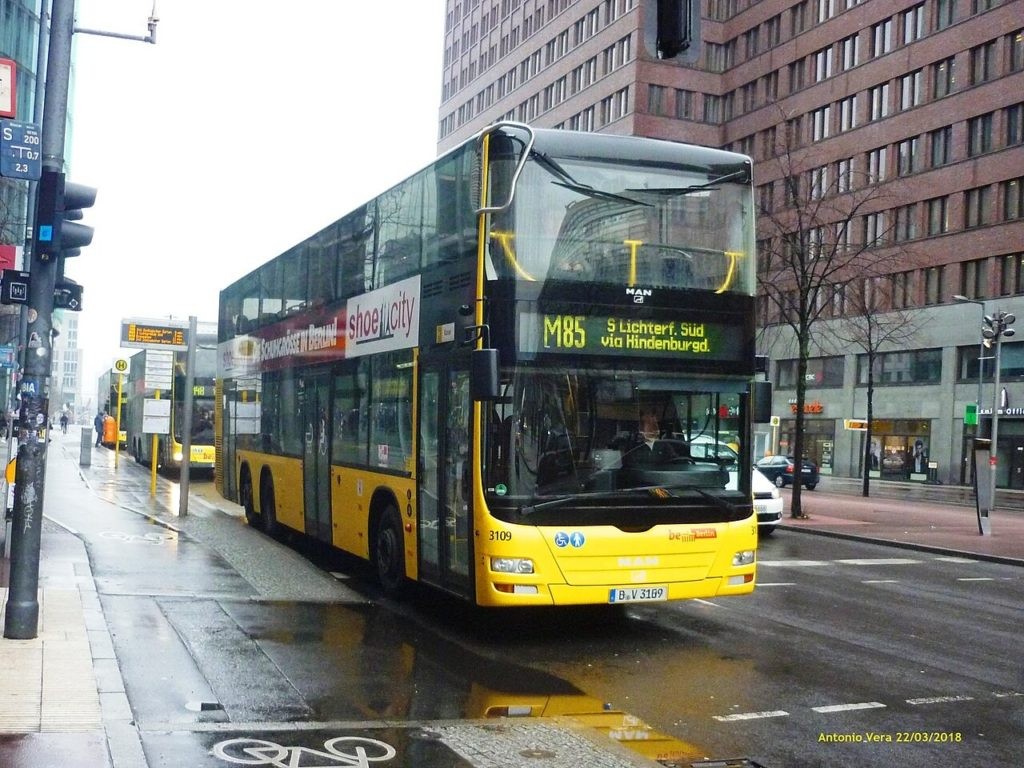 BVG-Doppeldeckerbus