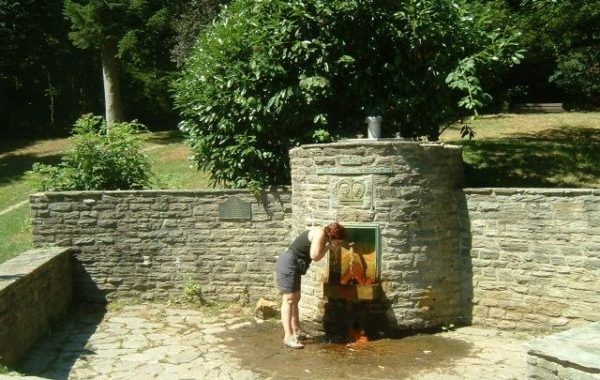 Mineralquelle in Kronberg am Taunus bei den Kronthaler Quellen