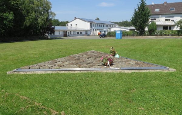 Mahnmal auf dem ehemaligen Appelplatz des KZ Niederhagen in Büren-Wewelsburg